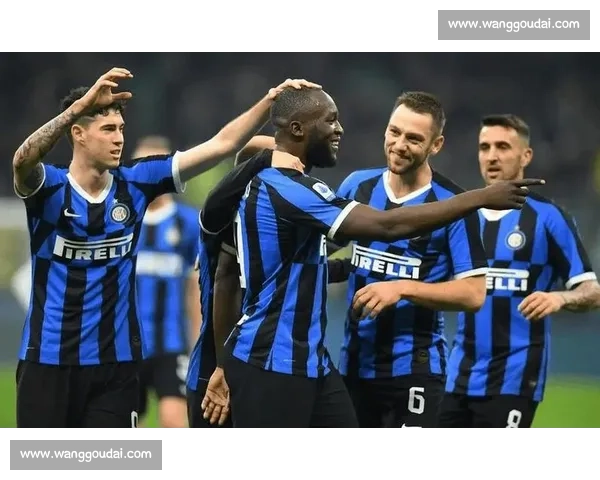 意甲变天!孔蒂率那不勒斯 3-1 斩国米登顶,蓝黑军团七连胜终结